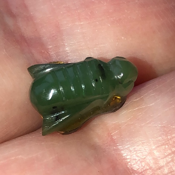 Other - Vintage gold tone Jade bug fly tie pin tack